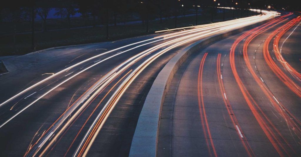 精妙的水资源管理艺术：滴灌技术如何重塑现代农业